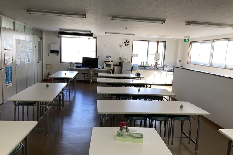 食堂テーブルアフター