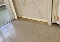 フロアシート貼り替え中