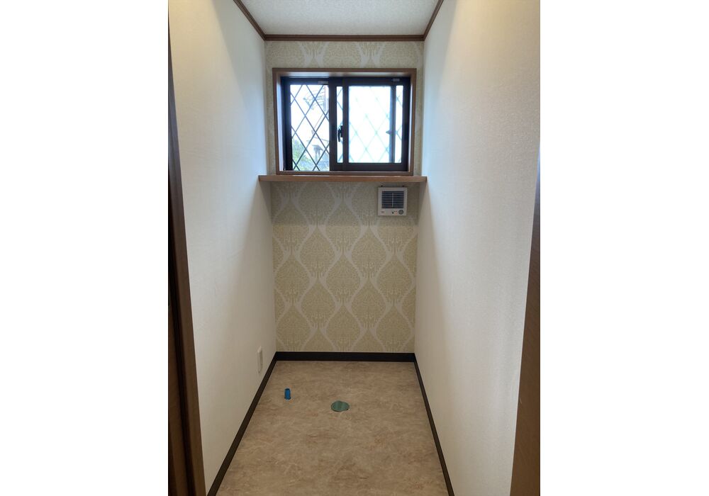 トイレ入れ替え中