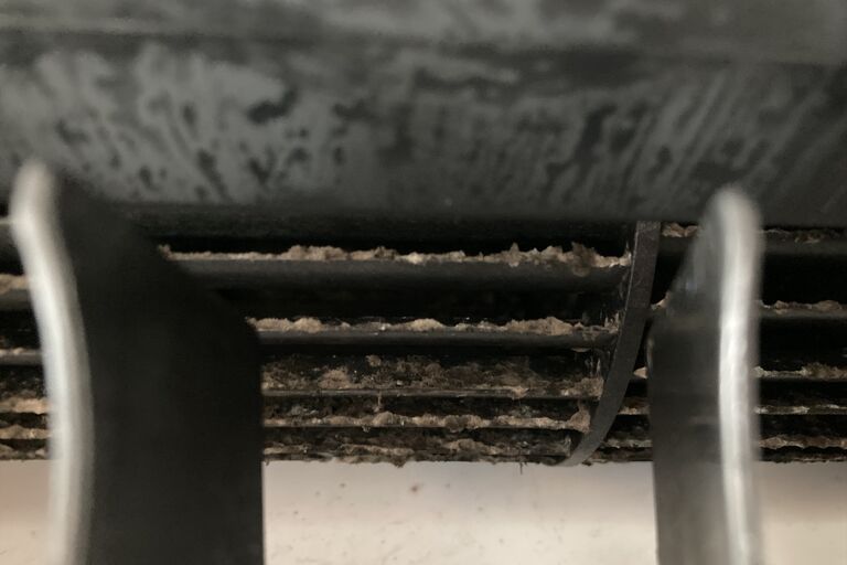 エアコン洗浄前