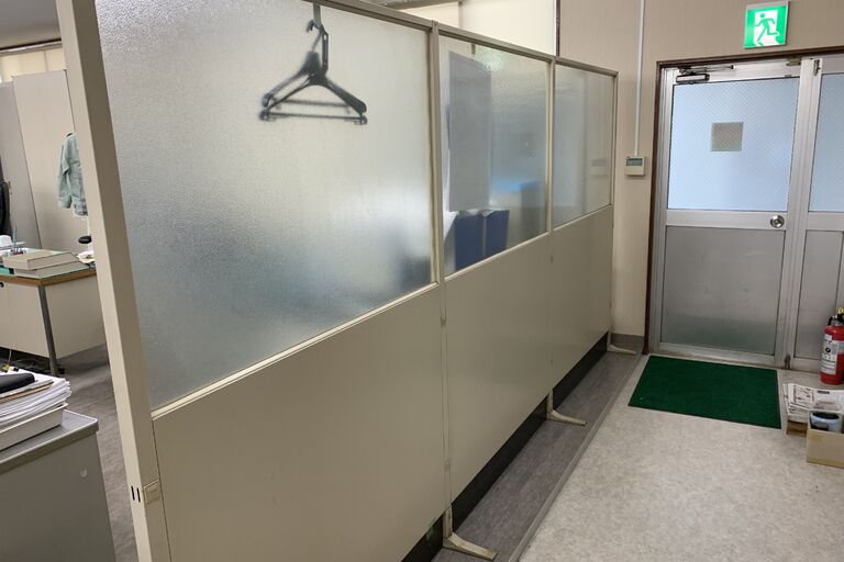 パーテーション取替工事前